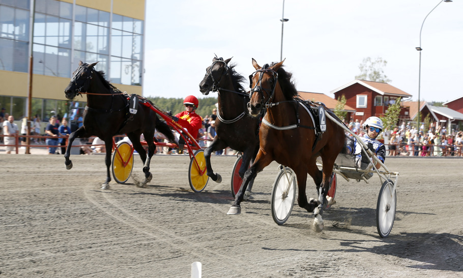 Larah Westwood mål 1.jpg